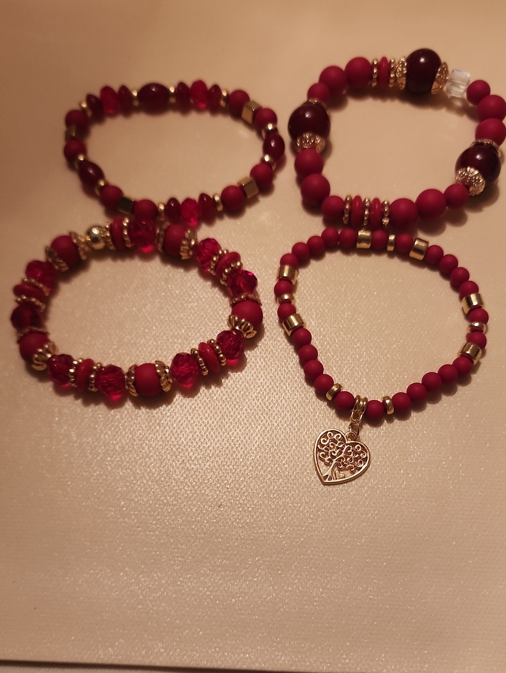 4pcs Simple Multilayered Beaded Charm Bracelet With Heart Pendant For Women- Red